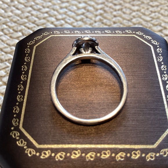 Beautiful Wedding Ring Set - Picture 6 of 9